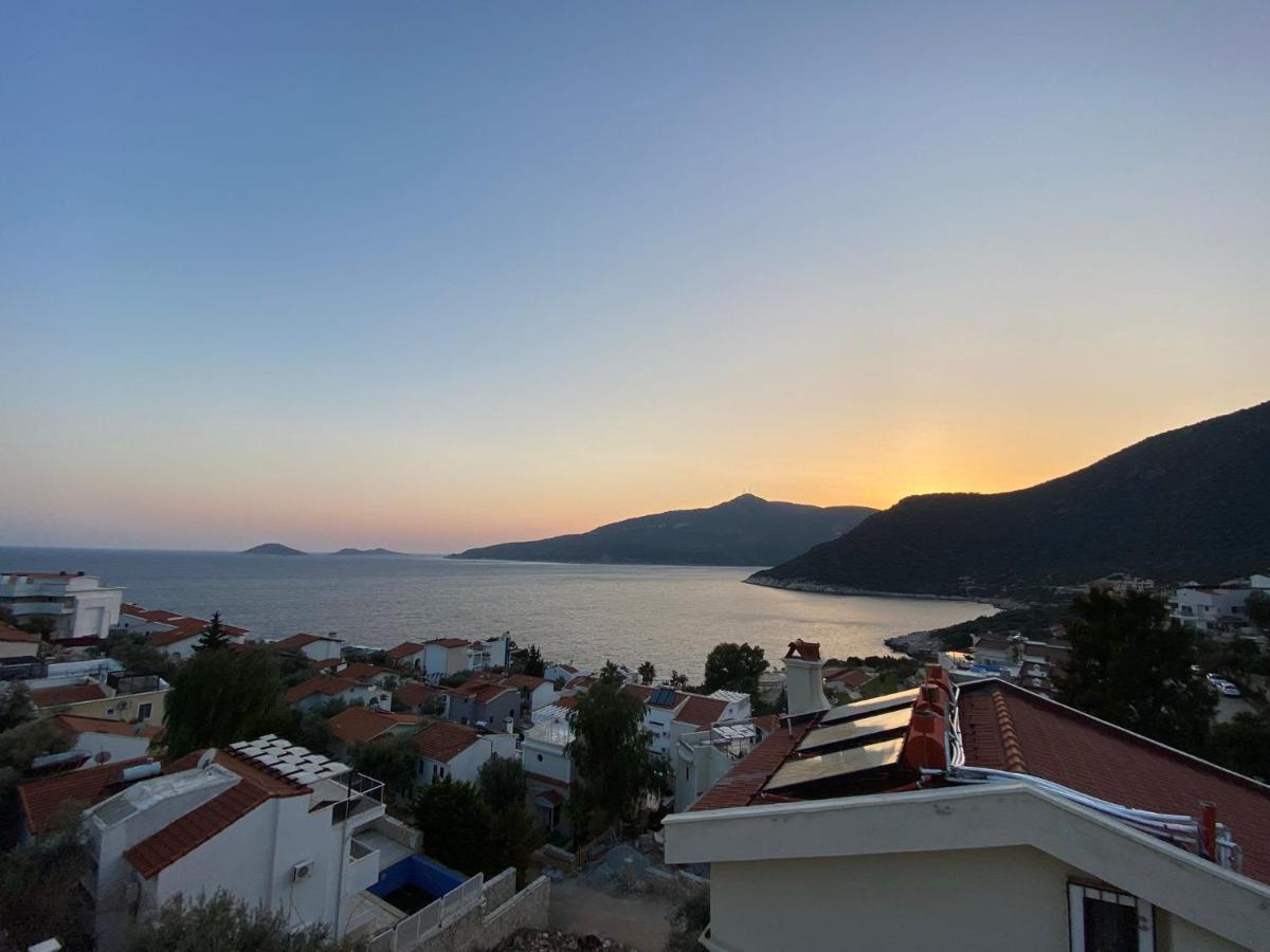 Shared Pool Flat Located 3 Min To Beach In Kalkan Lägenhet Exteriör bild