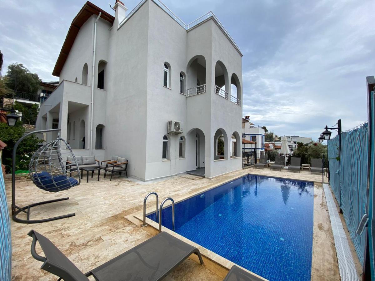 Shared Pool Flat Located 3 Min To Beach In Kalkan Lägenhet Exteriör bild